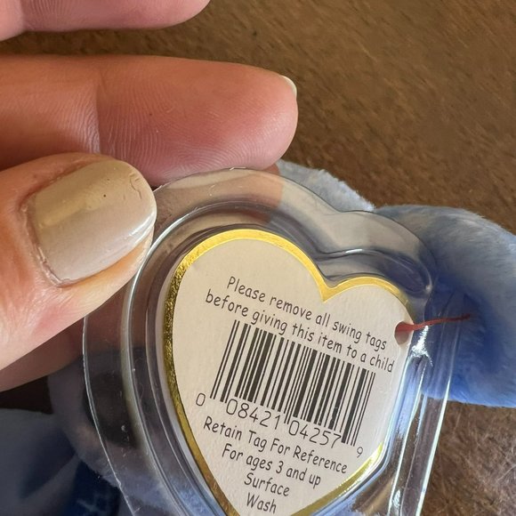 Ty Beanie Baby - 1999 Holiday Teddy the Bear - Style Number #04257 - Picture 6 of 9